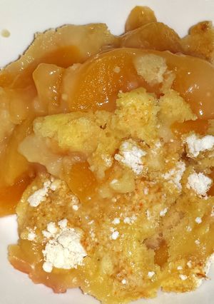 A picture of Easy Peach Cobbler.