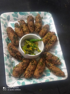 મેથી ની ભાજી ના મુઠીયા (Methi Bhaji Muthia Recipe In Gujarati) રેસીપી મુખ્ય ફોટો