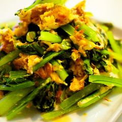 A picture of Komatsuna and Tuna Egg Stir-fry.