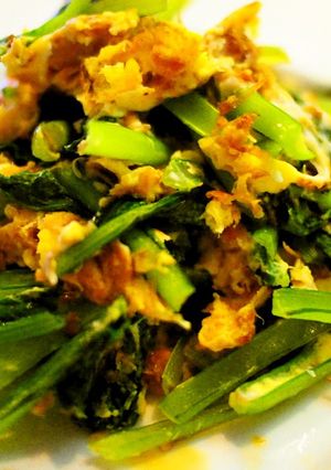 A picture of Komatsuna and Tuna Egg Stir-fry.