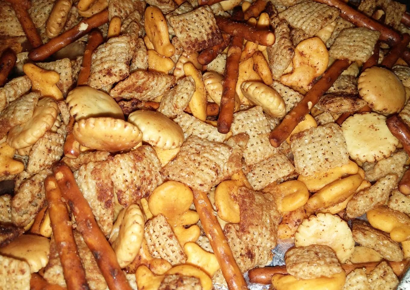 Party "Chex" Crunchy Snack Mix