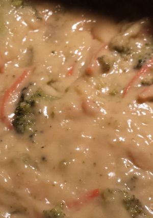 A picture of Broccoli and cheese soup..