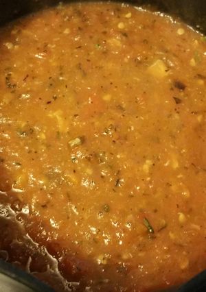 A picture of Roasted Tomato and Garlic sauce.