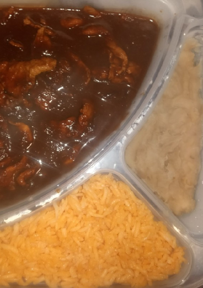 Una foto de Bistec en salsa pasilla con champiñones