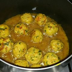 A picture of Chicken Meat Balls With Spicy Curry...