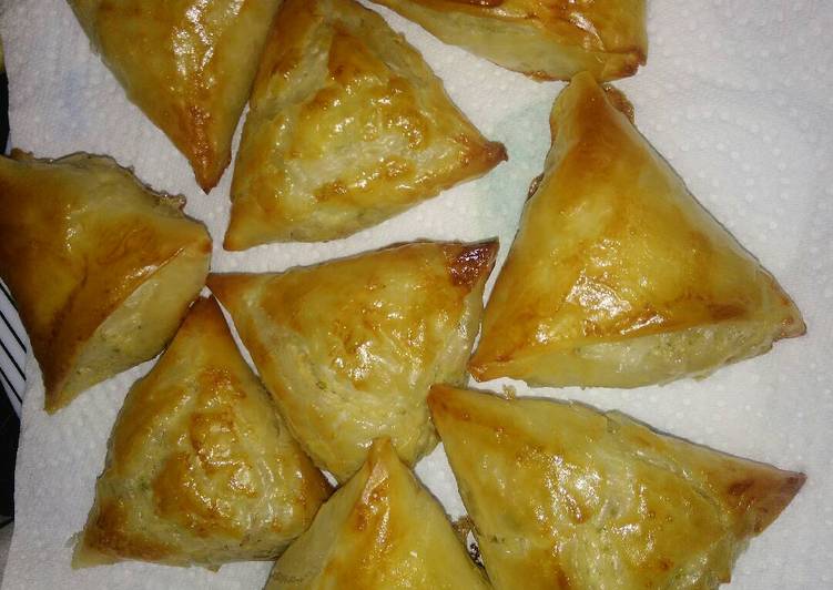 بريوات بالدجاج والجبن (سمبوسك)