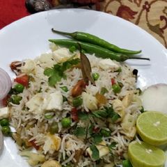 A picture of Navratan Pulao.