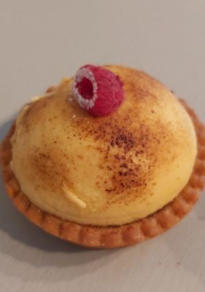 Une photo de Tartelette chiboust vanille/framboise
