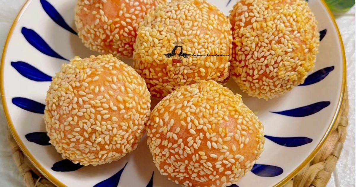 Onde-Onde Manis Telur Asin Buah Naga