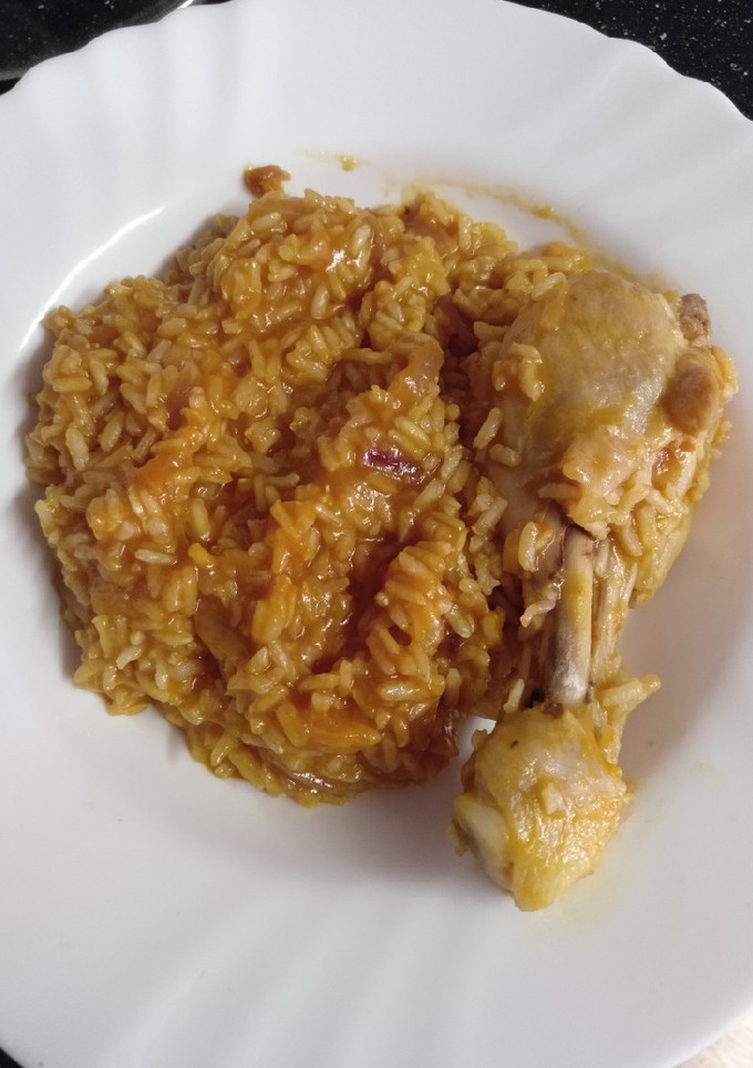 Una foto de Arroz meloso con Jamoncito de pollo