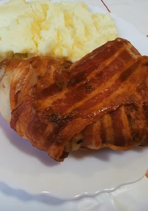 Aszalt szilvával töltött csirkecomb recept fotója