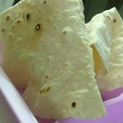 A picture of Rumali roti ya paper roti.
