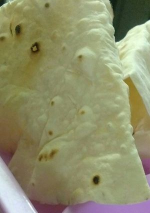 A picture of Rumali roti ya paper roti.