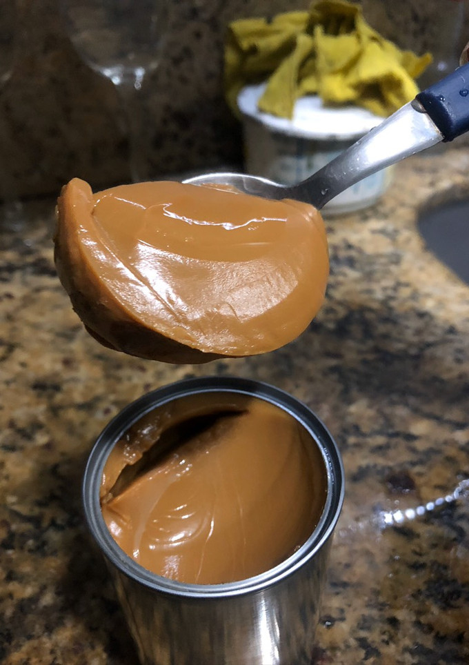 Una foto de Dulce de leche de leche condensada