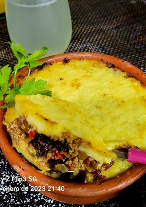 Una foto de Pastel de papas con Carne y pasas de 🍇 uvas