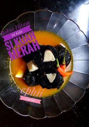 Foto resep BAKSO HITAM ISI KEJU si Kuah Merah (kuahnya puedess)
