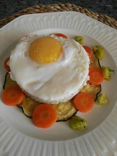 Una foto de Arroz con verduras y huevo