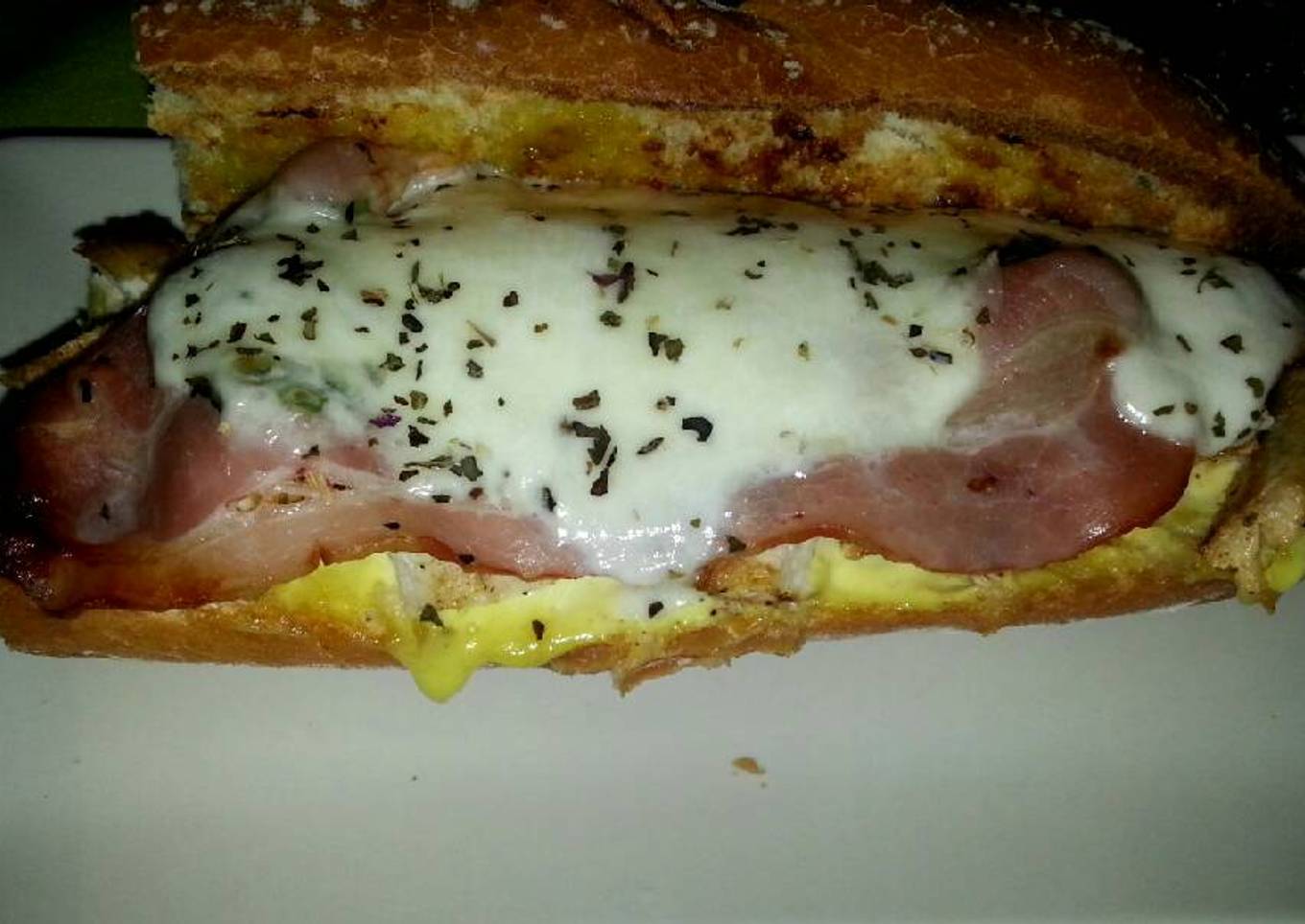 Bocadillo de pollo con menta