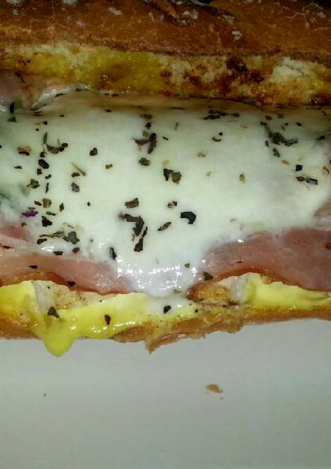 Una foto de Bocadillo de pollo con menta