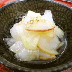 Sweet and Sour Apple and Daikon Radish Namasu A picture of Sweet and Sour Apple and Daikon Radish Namasu.