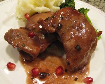 How To Make Recipe Sauted Chicken with Pomegranate and Balsamic Vinegar Sauce Delicious Steady