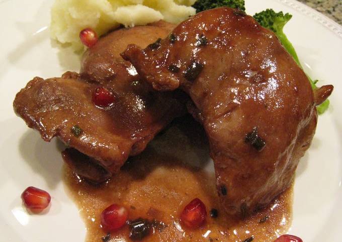 Recipe of Quick Sautéed Chicken with Pomegranate and Balsamic Vinegar Sauce