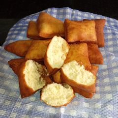 A picture of Mandazi ndizi.