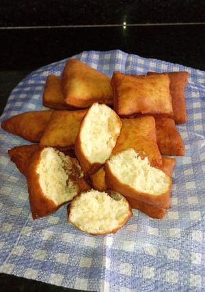A picture of Mandazi ndizi.