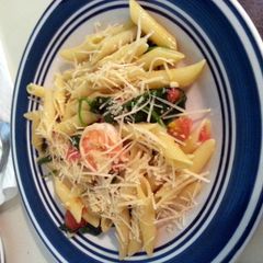 A picture of Garlic Shrimp and Penne.