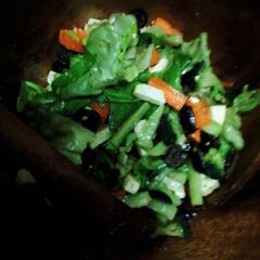 A picture of Last minute green rainbow salad with honey mustard dressing.