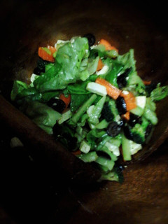 A picture of Last minute green rainbow salad with honey mustard dressing.