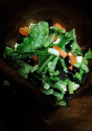 A picture of Last minute green rainbow salad with honey mustard dressing.