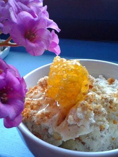 A picture of Brown Bread & Honey Ice Cream.