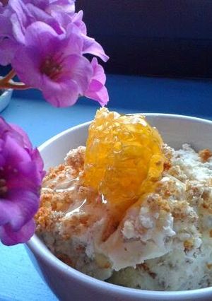 A picture of Brown Bread & Honey Ice Cream.
