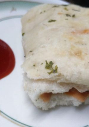 स्टफ्ड कुलचा (Stuffed Kulcha recipe in hindi) रेसिपी मुख्य फोटो