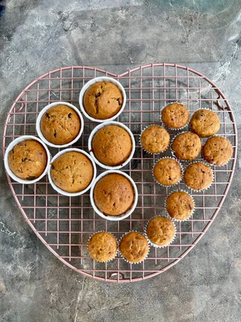 Langkah Mudah untuk Menyiapkan Resep  Choco Banana Muffin yang Enak Banget, Lezat Sekali