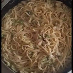 A picture of Secret ingredient broccli and chicken Alfredo.