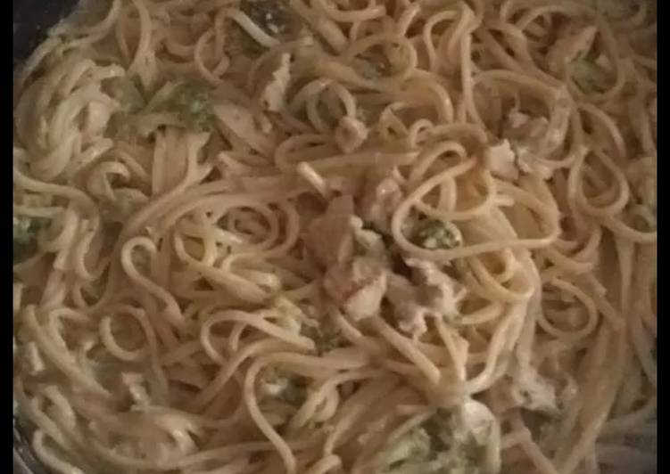 Recipe of Speedy Secret ingredient broccli and chicken Alfredo