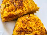 Una foto de tortilla de lomito de atún