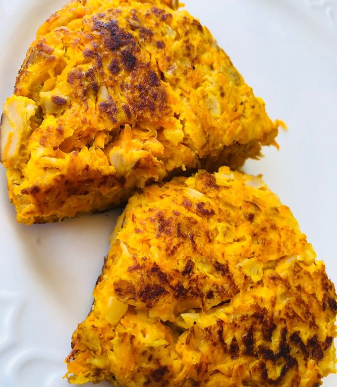 Una foto de Tortilla zanahoria y atún