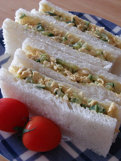 A picture of Curried Chicken Tenderloin Mayonnaise Sandwich.