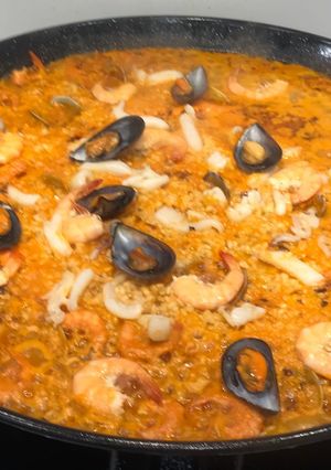 A picture of Seafood Paella by Karlos Arguiñano.