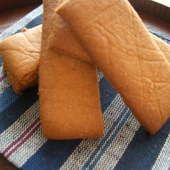 A picture of Simple and Oil-free Yatsuhashi Style Cookies with Rice Flour.