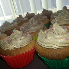 Light n fluffy vanilla cupcakes A picture of Light n fluffy vanilla cupcakes.