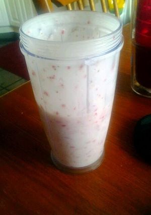 A picture of Strawberry smoothie ^.^.