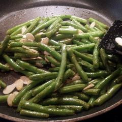 A picture of Green Beans Almondine.
