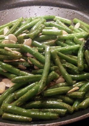A picture of Green Beans Almondine.