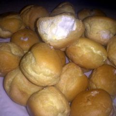 A picture of cream puff balls.