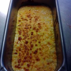 A picture of simple macaroni and cheese.