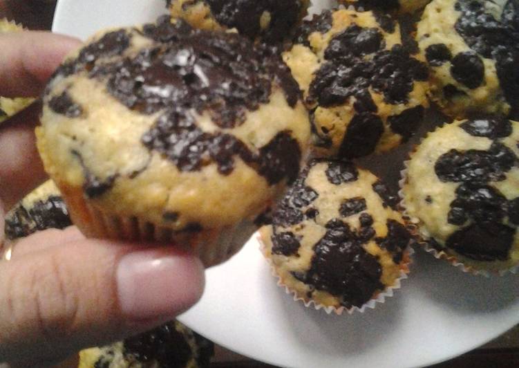 Cara Gampang Menyiapkan Muffin Choco Vanilla yang Lezat Sekali